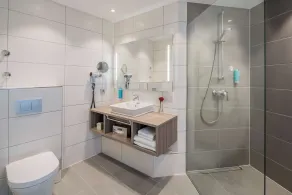 Best Western Plus Hotel Regence - Bathroom