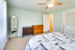 Charming Niantic Vacation Rental: Walk to Beach! - Værelse