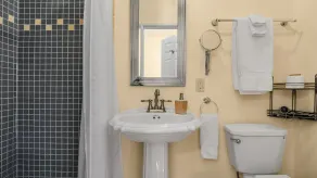 The Woodbridge House - Camera