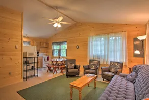 'The Cedars' Cabin w/ Beach Access on Panther Pond - Innenbereich