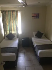 Cairns Golf Course Apartment - Room
