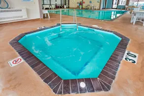 Econo Lodge Inn & Suites Oconto - Pool