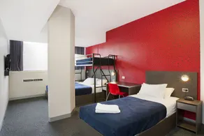 Space Hotel - Room