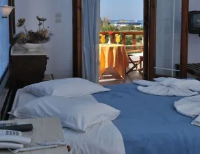 Eri Hotel - Chambre