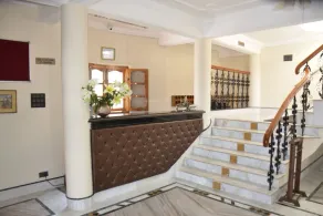 Hotel Winsum Hill Solan - Reception