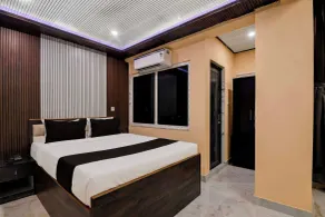 Townhouse Madhyamgram Chowmatha Bus Terminal Kolkata Formerly Star Guest House - Værelse