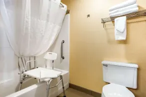 Quality Inn Pueblo North - Salle de bain