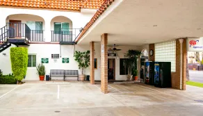 Dunes Inn - Sunset - Hall
