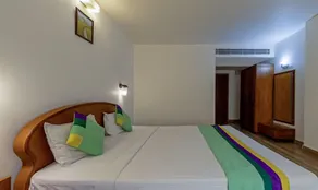 Treebo Sadhoo Heritage - Room