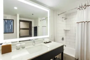 Embassy Suites by Hilton Dallas Love Field - Chambre