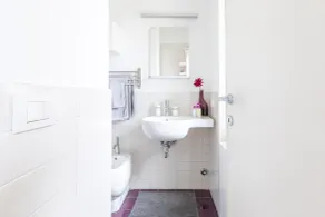 Lambertone Suburban House - Badezimmer