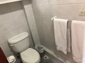 Hotel Discovery - Bathroom