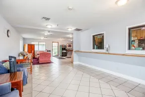Studio Suites - Lobby
