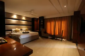 THE LATITUDE LUXURY  - Quarto