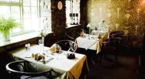 Bear Crickhowell - Restaurant