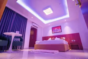 J60 Suites, Ashok Vihar - Near Netaji Subhash Place - Quarto