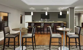 Staybridge Suites Orlando South by IHG - Restaurante