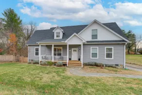 Hot Tub & Yard: 'temptation Stays' Home in Roanoke - Interior