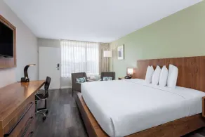 Ramada by Wyndham Altamonte Springs Near I-4 - Chambre
