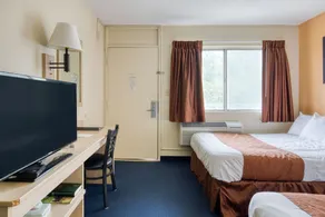 Days Inn by Wyndham New Philadelphia - Room