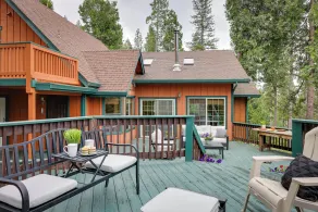 Mi-Wuk Village Vacation Rental w/ Multi-Level Deck - Interiør