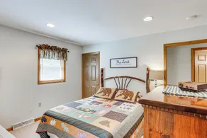 Pennsylvania Cabin Hideaway: Hot Tub & Deck! - Innenbereich