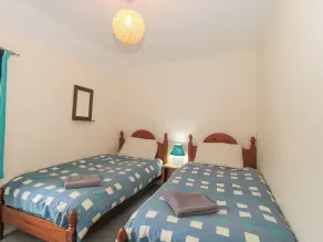 Casa rural con jardín y barbacoa | Vistas a la playa - Habitación