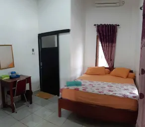 Losmen Ibu Hj. Tarjo - Room