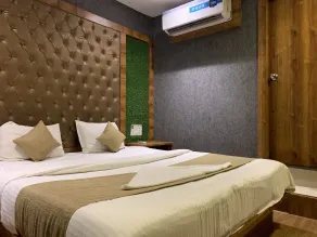 Hotel Riva International - Near Nesco Center - Room