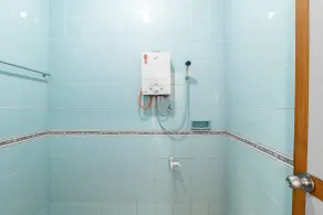 Abang Hotel Ciwidey - Bathroom