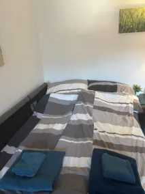 KOMFORTABLES HELLES 2-Zimmer-APPARTMENT - Room