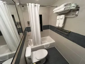 Howard Johnson Soho - Salle de bain