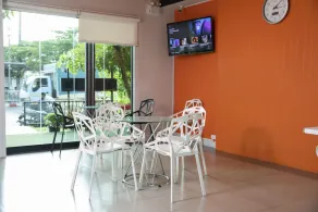 At Border - Restaurant