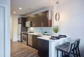 Global Luxury Suites Clarendon Metro - Private kitchen
