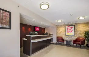 Red Roof Inn PLUS + Boston - Framingham - Salon du hall