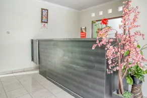 RedDoorz near Taman Mini Jakarta - Recepción