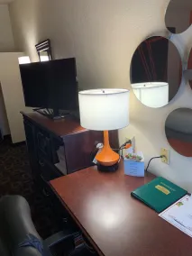 Howard Johnson by Wyndham Oklahoma City OKC Airport, Fairgrounds, I40 - Chambre