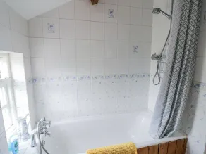 The Cottage - Bathroom