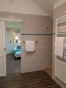 Aux Bories de Marquay, chambres d'hôtes B&B avec piscine et SPA près de Sarlat - Bathroom