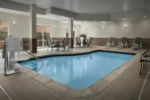 Fairfield Inn & Suites by Marriott Rogers - Piscine