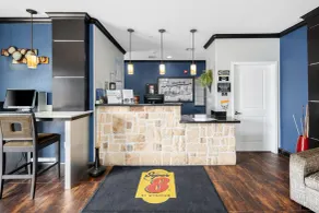 Super 8 By Wyndham Mansfield La - Lobby