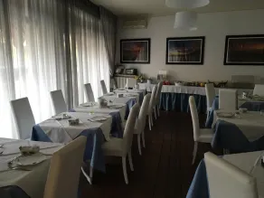 Hotel Cortina - Restaurang