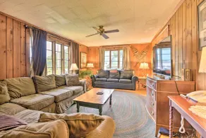 Rustic Roxbury Ski Farmhouse With Trails! - Innenbereich