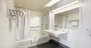 Budget Inn and Suites Stockton Yosemite - Chambre