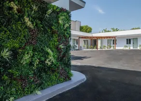 The LEEF Hotel - Interior entrance