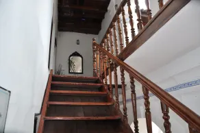 Old Courtyard Hotel - Interior entrance