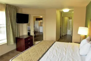 Studio 6 Suites Jacksonville Deerwood Park FL - Room