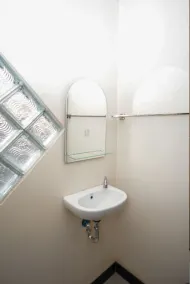 Wisma Merdeka Syariah RedPartner - Bathroom