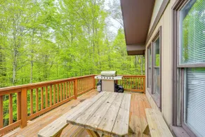 Hike, Ski & Unwind: Woodsy Beech Mountain Retreat - Innenbereich