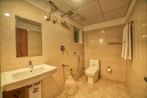 Visa Inn Bangalore Airport - Bathroom